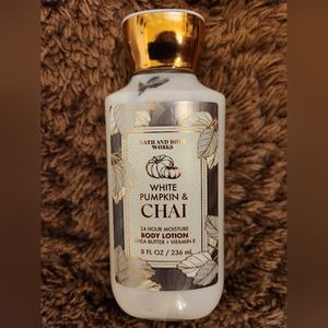 Bath & Body Works White Pumpkin & Chai Body Lotion